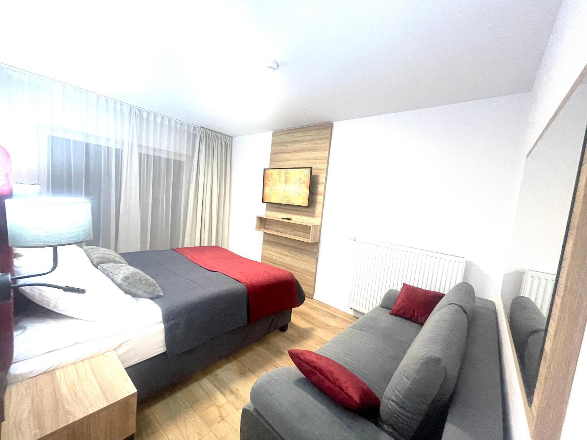 Apartment Premium Atal City Square-Free Parking Space In The Garage Вроцлав Екстериор снимка